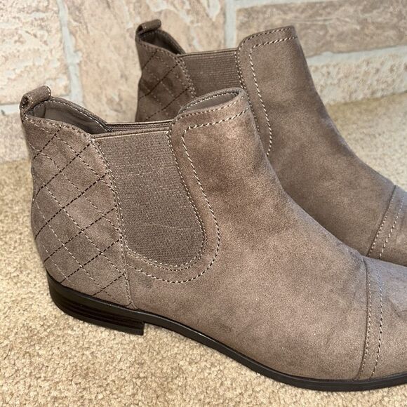 Unisa Suede Women's Ankle Boots 6.5 Brown Great Condition - Picture 4 of 7